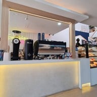 บรรยากาศ PRIDE Specialty Tea & Coffee Roasters ราชพฤกษ์