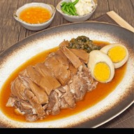 ขาหมูพ่นไฟ เกษตร