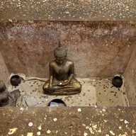 วัดพระแท่นศิลาอาสน์