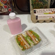 ปังปิ้ง มิกาเอล : นมสด ขนมปัง สังขยา แซนวิช