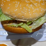 KFC โลตัสปิ่นเกล้า