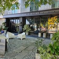 หน้าร้าน Life is Bitter, way more than coffee