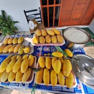 บรรยากาศ ข้าวเหนียวมะม่วง ข้าวเหนียวมูน by ข้าวเหนียวอร่อย