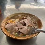 เมนูของร้าน ก๋วยจั๊บหน้าวัดมหาธาตุ