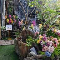 Muguet de Cafe’&Art Space