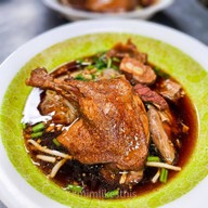 ป้านิ่มก๋วยเตี๋ยวเป็ดตุ๋นหมูตุ๋น