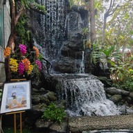 Muguet de Cafe’&Art Space