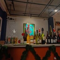 บรรยากาศ Local Wine Bar