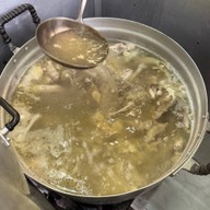 เจ๊หย่ง ข้าวมันไก่ไหหลำ ศาลเจ้าพ่อเสือ