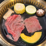 Wagyu Kurabu Premium Yakiniku