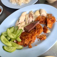 เจ๊หย่ง ข้าวมันไก่ไหหลำ ศาลเจ้าพ่อเสือ