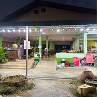 ข้าวขาหมู กระทุ่มราย