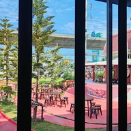 บรรยากาศ RED Party Box บางนา กม.8