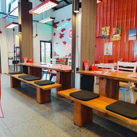 บรรยากาศ RED Party Box บางนา กม.8