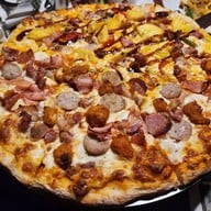 เมนูของร้าน The Hungry Wolf Steak● Pizza ● Ribs