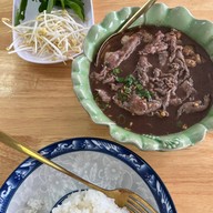 ทองแท้ ก๋วยเตี๋ยวเรือ พัทยานาเกลือ สาขานาเกลือ