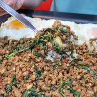 เตี๋ยวกะเพรา ลาดพร้าว-วังหิน