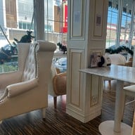 April's Brasseries -