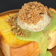 ร้านจงดี ขนมปังเย็น ปังไส้ทะลัก (ไอโกะปังเก่า) ชัยนาท