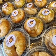 ปังสามมิตร -