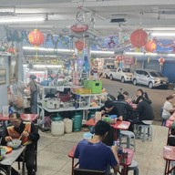 ก๋วยเตี๋ยวเนื้อ-หมูลุงดม ตลาดปากน้ำ