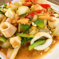 กุ้งรุ่งฟ้า ตลาดกลาง