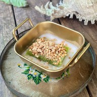 เมนูของร้าน ขนมไทยป้าหนอม หน้าร้านศิริโภชน์