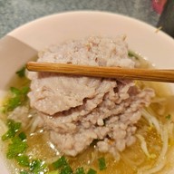 เล้ง ก๋วยเตี๋ยวหมูเด้ง