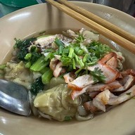 เมนูของร้าน สหชัยบะหมี่ ประตูชัย