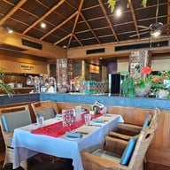 บรรยากาศ Trader Vic's โรงแรมอนันตรา กรุงเทพฯ  ริเวอร์ไซด์ รีสอร์ท แอนด์ สปา