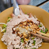เล้ง ก๋วยเตี๋ยวหมูเด้ง