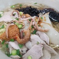 เมนูของร้าน ก๋วยเตี๋ยวหมูบ้านบึง เจ้าเก่าโอเค ชุนฮ้อ