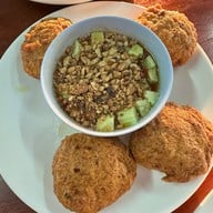 ร้านอาหารปลาเเม่นํ้า(เอกชัย131) -