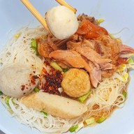 ก๋วยเตี๋ยวขาหมู เอแบค หัวหมาก