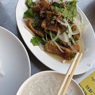 กู๋ขายข้าวต้ม ตลาดสดธนบุรี