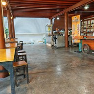 บรรยากาศ เรือนขุนพิเรนท์ ข้าวมันไก่ ก๋วยเตี๋ยว นนทบุรี