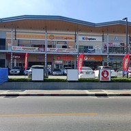 หน้าร้าน เจ๊สมชาย ก๋วยเตี๋ยวแคะ โครงการเดอะพร้อมดินแดง