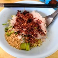 เมนูของร้าน ก๋วยเตี๋ยวนางงาม ลิ้มมุ่ยเฮง ราชบุรี