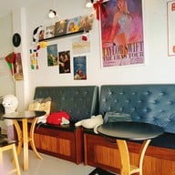 บรรยากาศ ร้านจงดี ขนมปังเย็น ปังไส้ทะลัก (ไอโกะปังเก่า) ชัยนาท