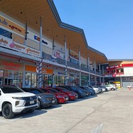 หน้าร้าน เจ๊สมชาย ก๋วยเตี๋ยวแคะ โครงการเดอะพร้อมดินแดง