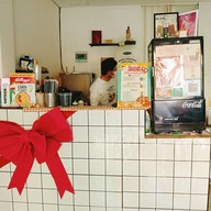 ร้านจงดี ขนมปังเย็น ปังไส้ทะลัก (ไอโกะปังเก่า) ชัยนาท