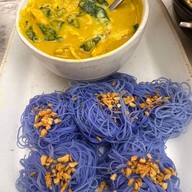 กับข้าวกับปลา Central Embassy