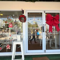 WHITE VIBES COFFE @SKY WALK .