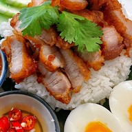ข้าวหมูทอดพุงกาง ตลาดต้นตาล