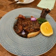 Narisa Cafe & Creative Space -