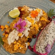 Narisa Cafe & Creative Space -