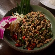 แสนรักษ์