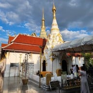 บรรยากาศ วัดพระธาตุช่อแฮพระอารามหลวง