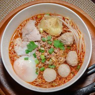 8 มีนา ก๋วยเตี๋ยวต้มยำหมูเด้ง เย็นตาโฟ