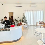 ease cafe  อีส